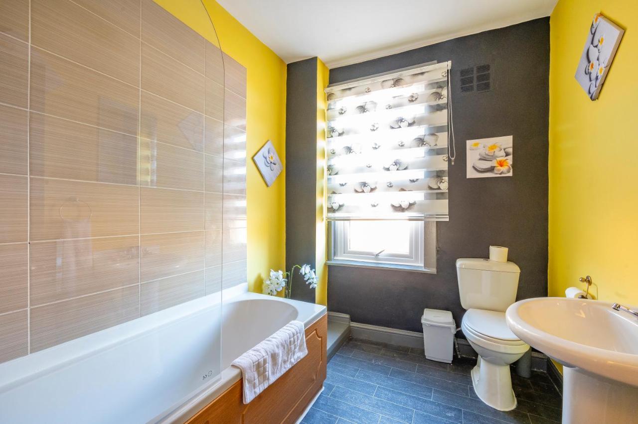 *1es* For Your Relaxed & Cosy + Free Parking + Free Fast Wifi * *