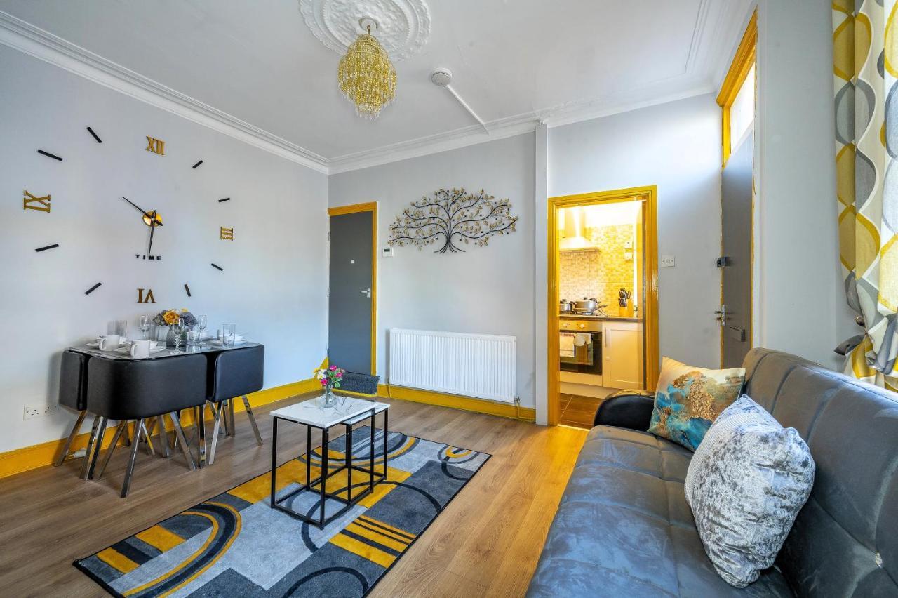 Casa de Férias *1es* For Your Relaxed & Cosy + Free Parking + Free Fast Wifi * Leeds (West Yorkshire)